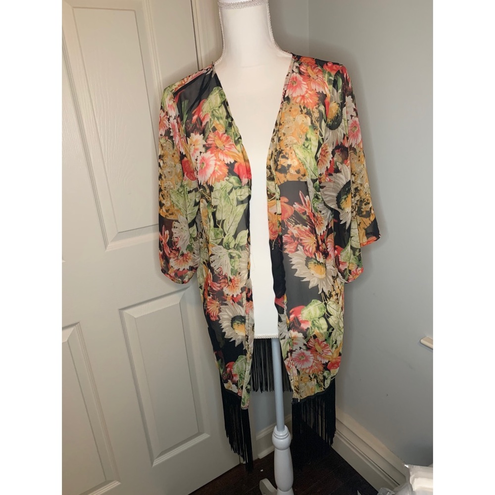 3/25$ Floral Kimono Size Medium